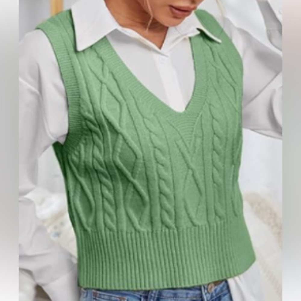 Light green lime women's sweater vest, deep, V-neck Cableknit pullover medium